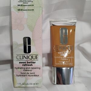 Clinique Even Better Refresh Foundation - Toasted Almond